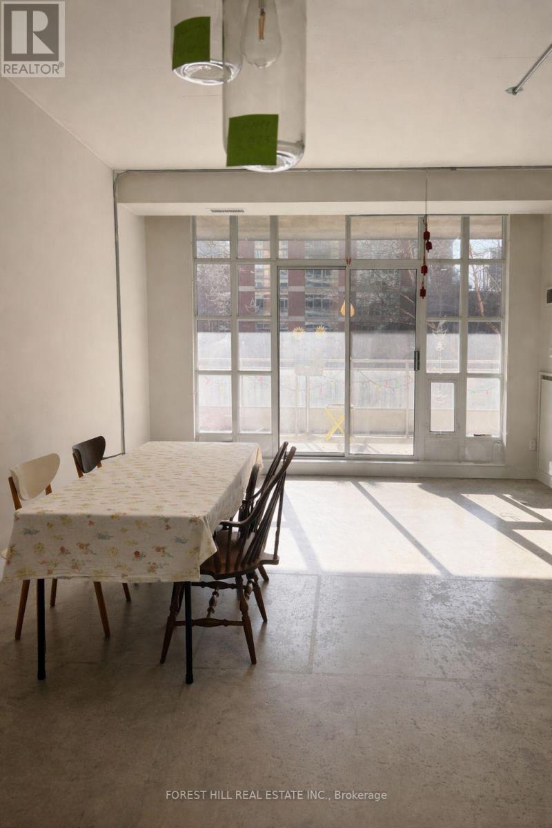 207 - 23 Brant Street, Toronto, Ontario  M5V 2L5 - Photo 4 - C12971258