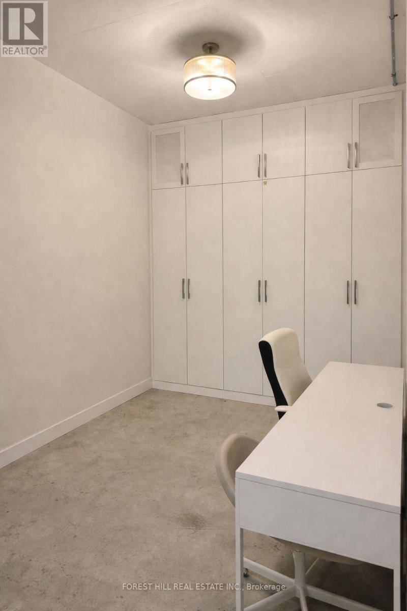 207 - 23 Brant Street, Toronto, Ontario  M5V 2L5 - Photo 5 - C12971258