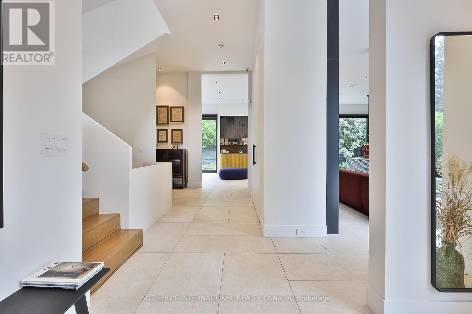 108 Stratford Crescent, Toronto, Ontario  M4N 1C6 - Photo 7 - C12971352