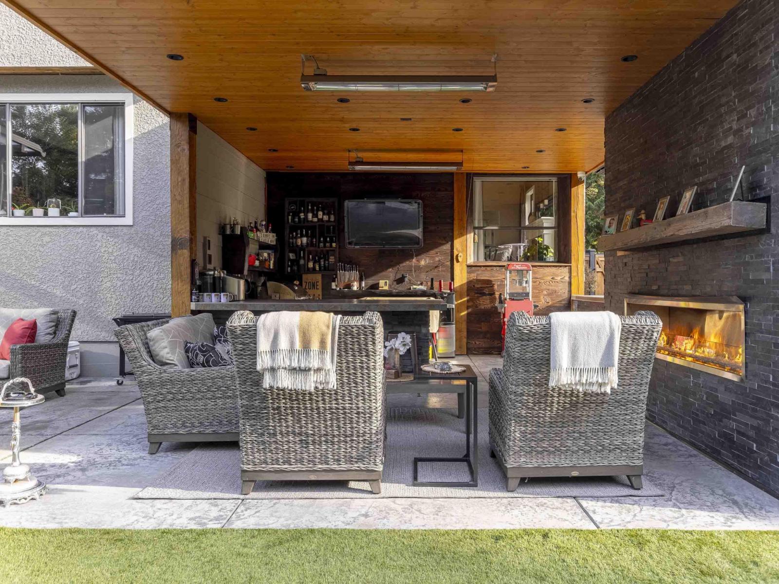 11383 153a Street, Surrey, British Columbia V3R 9J2 - Photo 4 - R3108383