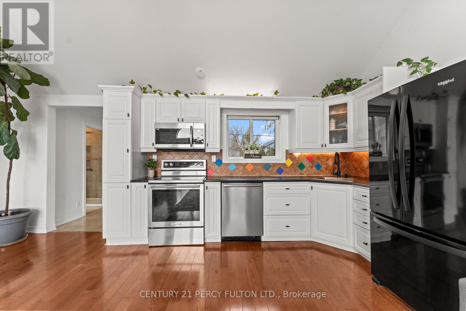 127 Cedar Crest Beach Road, Clarington, Ontario  L1C 3K3 - Photo 12 - E12971264