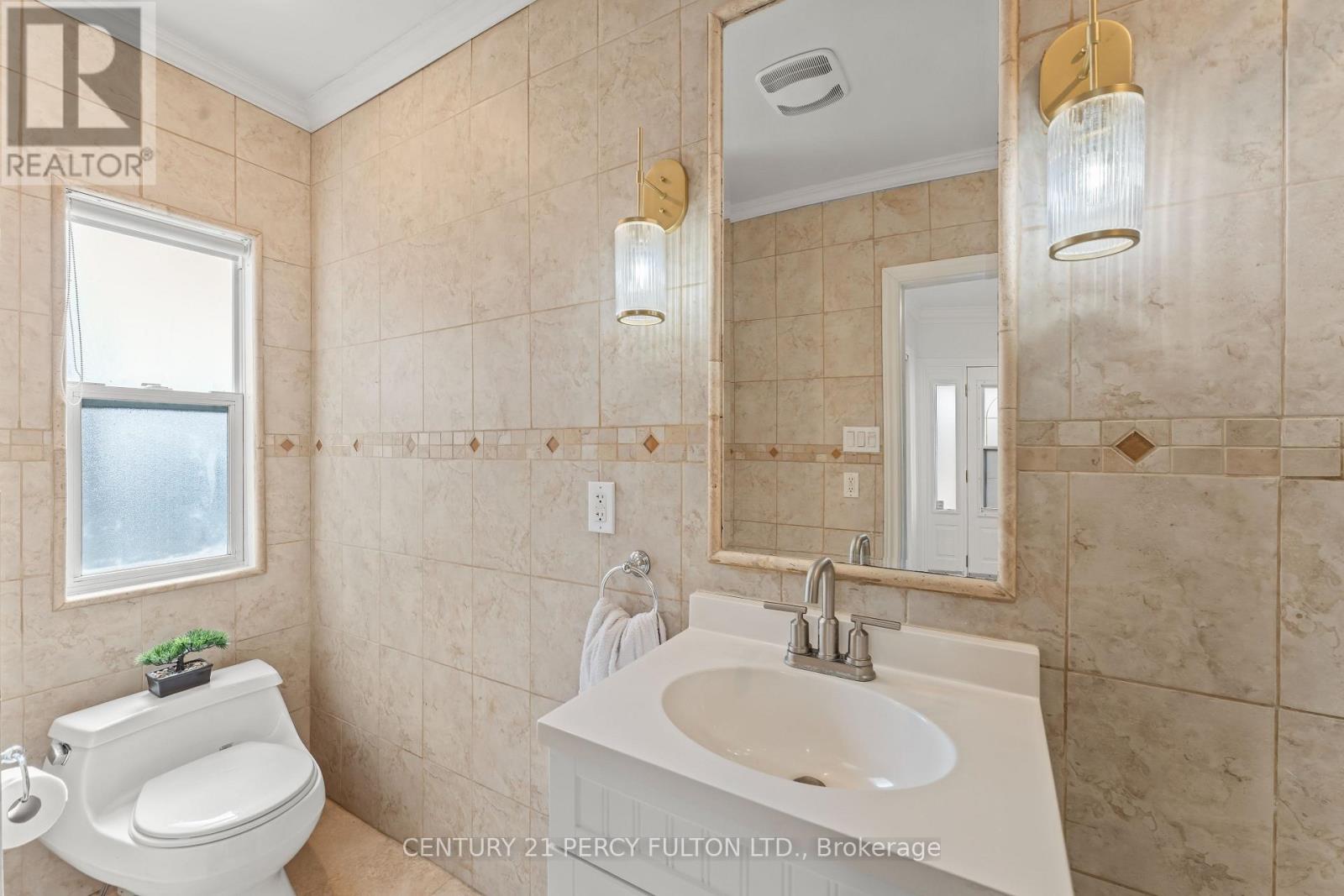 127 Cedar Crest Beach Road, Clarington, Ontario  L1C 3K3 - Photo 3 - E12971264