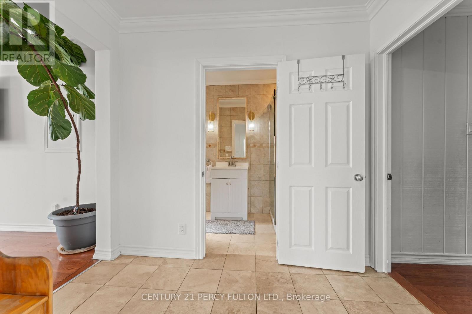 127 Cedar Crest Beach Road, Clarington, Ontario  L1C 3K3 - Photo 8 - E12971264