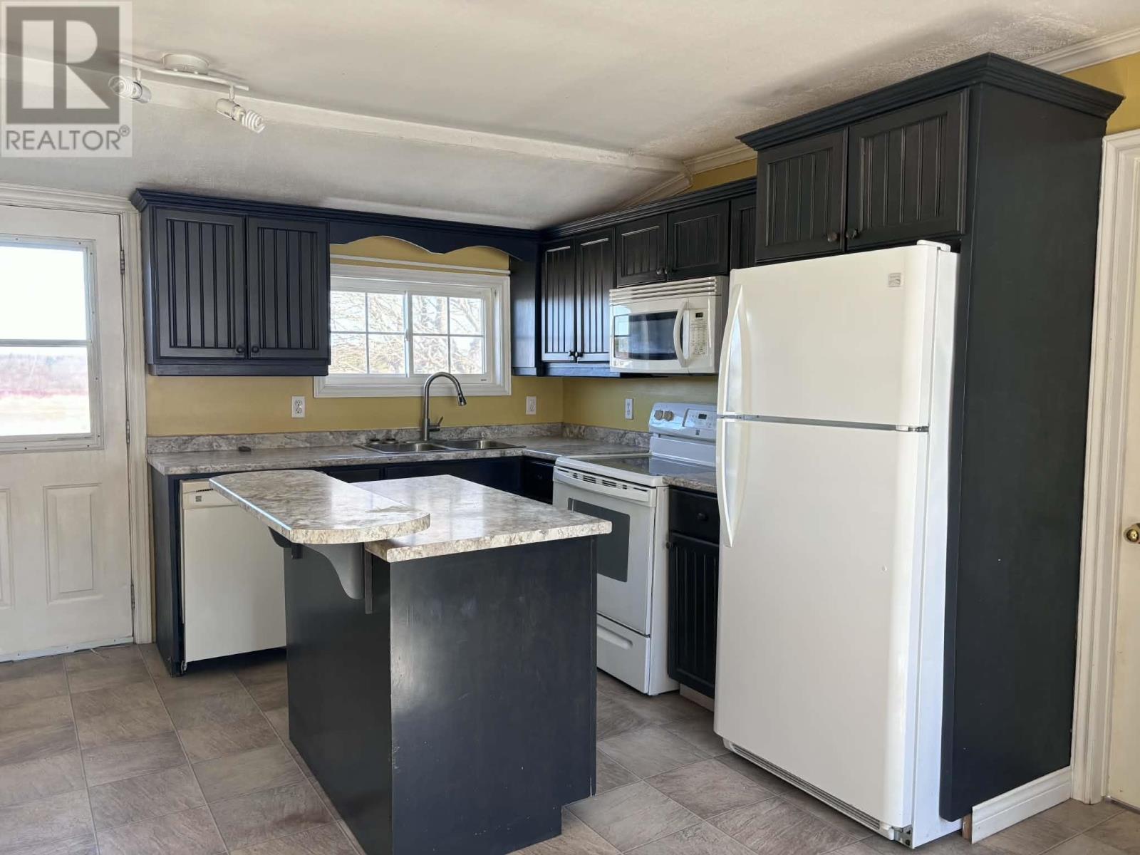 31 Augustine Street, Miscouche, Prince Edward Island C0B 1T0 - Photo 10 - 202606639