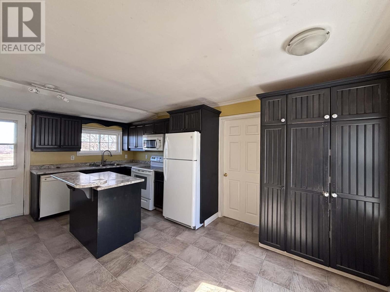 31 Augustine Street, Miscouche, Prince Edward Island C0B 1T0 - Photo 9 - 202606639