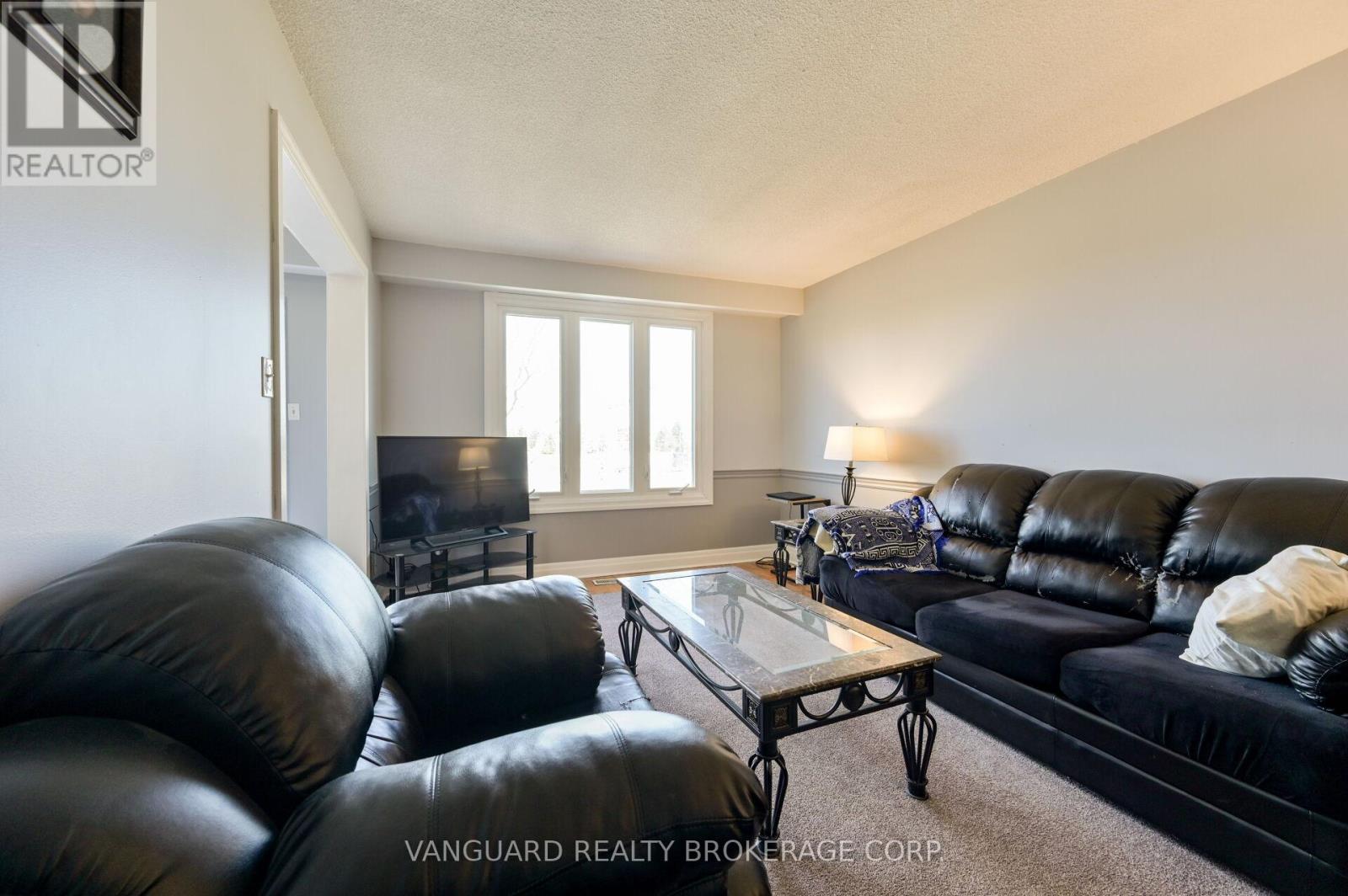 376 Britannia Avenue N, Bradford West Gwillimbury (Bradford), Ontario  L3Z 1A7 - Photo 13 - N12971276