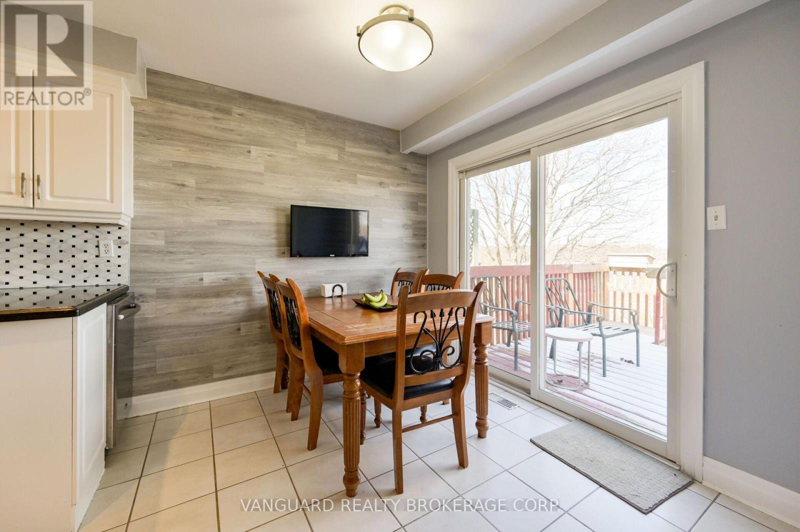 376 Britannia Avenue N, Bradford West Gwillimbury (Bradford), Ontario  L3Z 1A7 - Photo 14 - N12971276