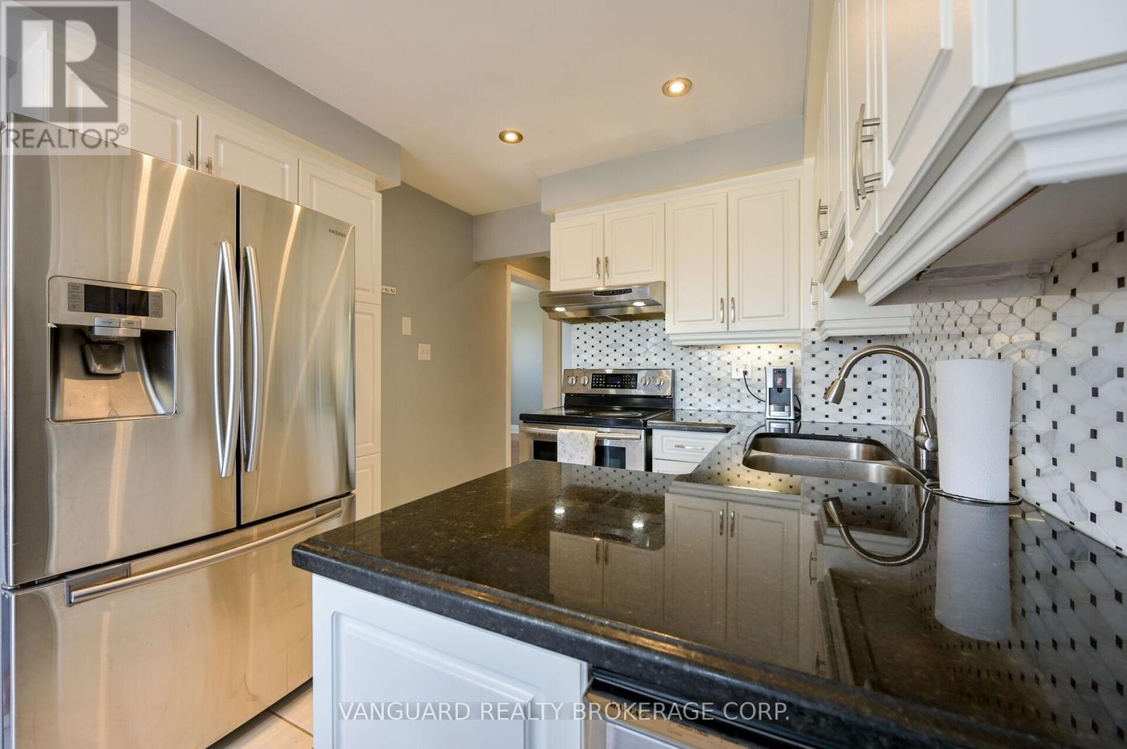 376 Britannia Avenue N, Bradford West Gwillimbury (Bradford), Ontario  L3Z 1A7 - Photo 16 - N12971276