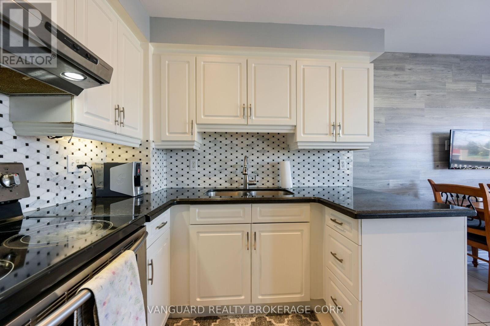 376 Britannia Avenue N, Bradford West Gwillimbury (Bradford), Ontario  L3Z 1A7 - Photo 18 - N12971276