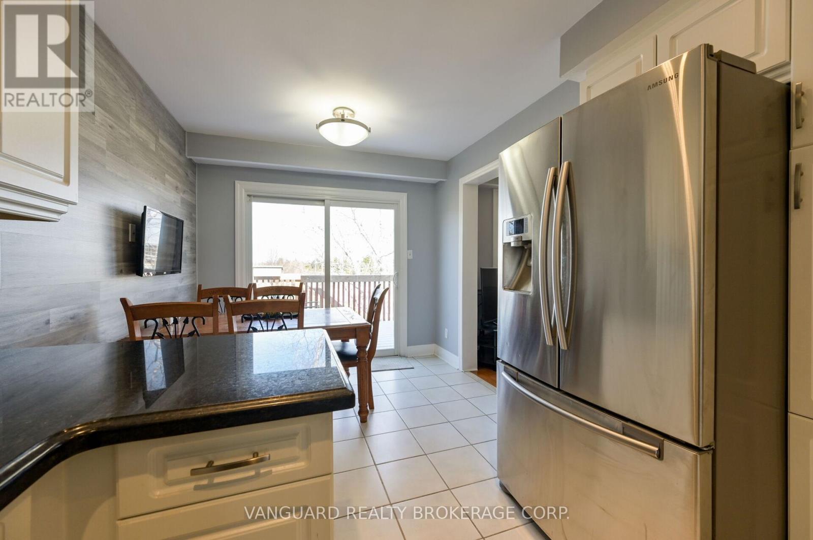 376 Britannia Avenue N, Bradford West Gwillimbury (Bradford), Ontario  L3Z 1A7 - Photo 19 - N12971276