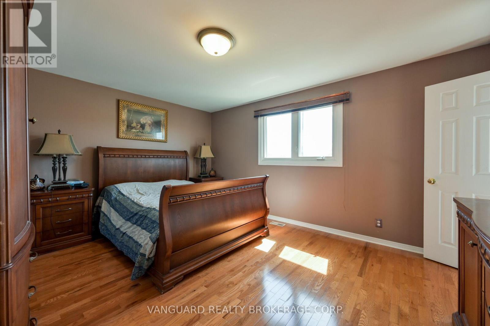 376 Britannia Avenue N, Bradford West Gwillimbury (Bradford), Ontario  L3Z 1A7 - Photo 21 - N12971276