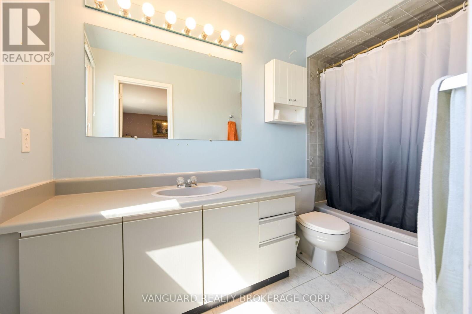 376 Britannia Avenue N, Bradford West Gwillimbury (Bradford), Ontario  L3Z 1A7 - Photo 24 - N12971276