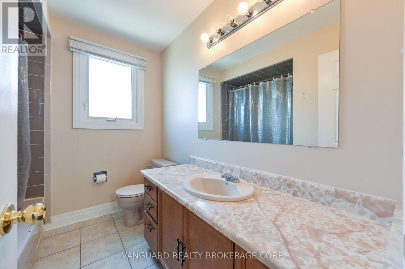 376 Britannia Avenue N, Bradford West Gwillimbury (Bradford), Ontario  L3Z 1A7 - Photo 32 - N12971276