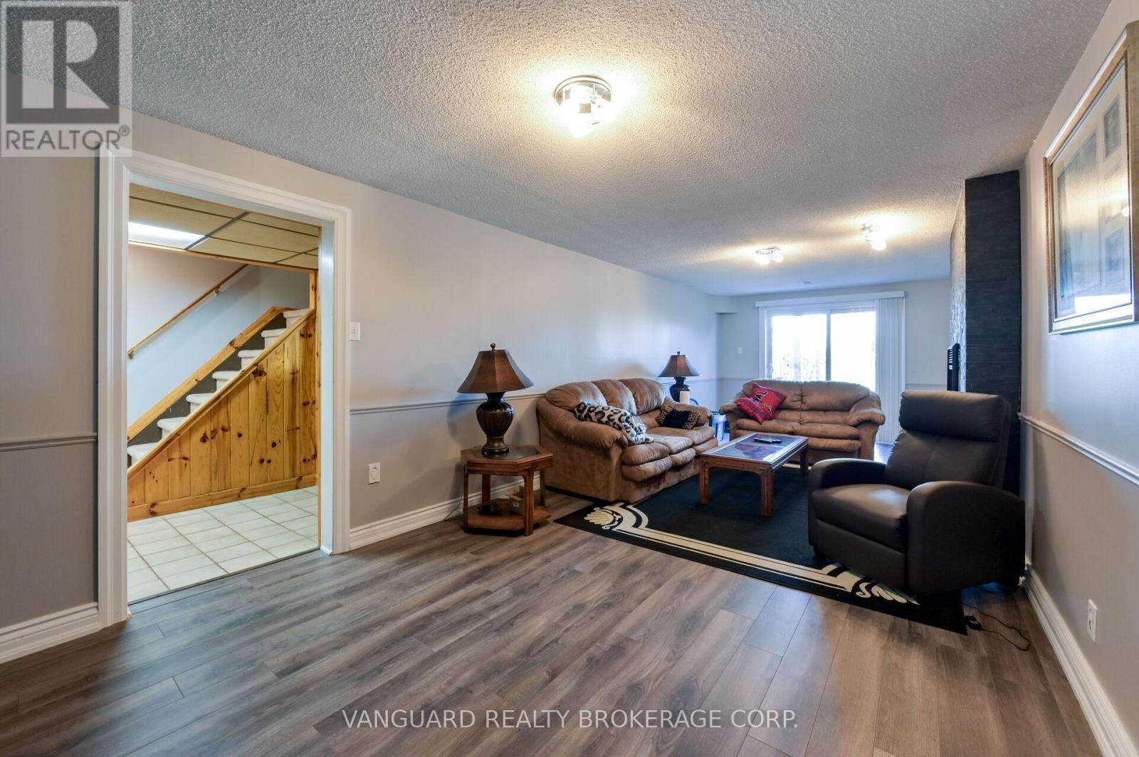 376 Britannia Avenue N, Bradford West Gwillimbury (Bradford), Ontario  L3Z 1A7 - Photo 39 - N12971276