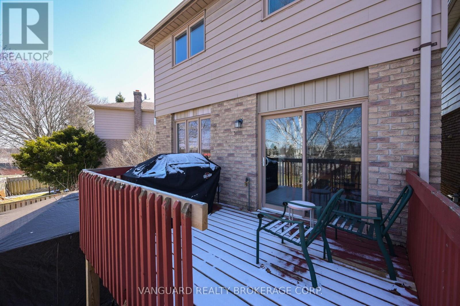 376 Britannia Avenue N, Bradford West Gwillimbury (Bradford), Ontario  L3Z 1A7 - Photo 48 - N12971276