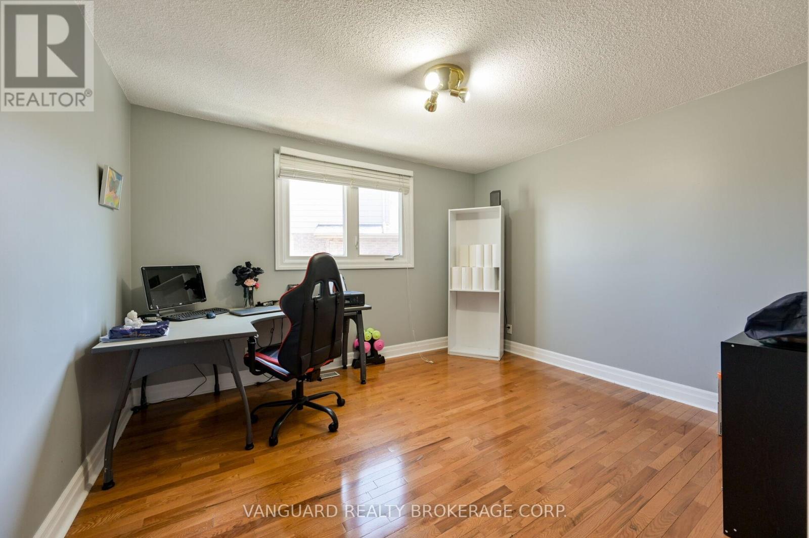 376 Britannia Avenue N, Bradford West Gwillimbury (Bradford), Ontario  L3Z 1A7 - Photo 8 - N12971276