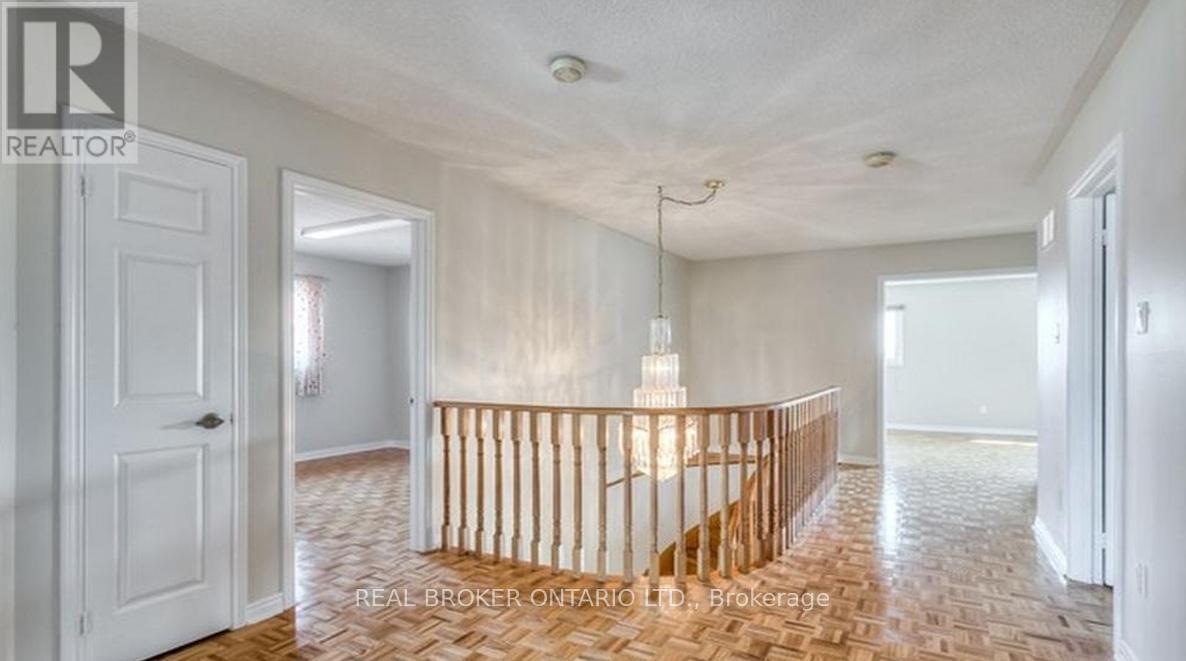 27 Alicewood Drive, Markham, Ontario  L3S 3E3 - Photo 11 - N12971288