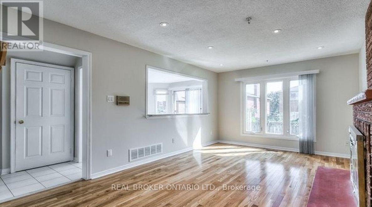 27 Alicewood Drive, Markham, Ontario  L3S 3E3 - Photo 15 - N12971288