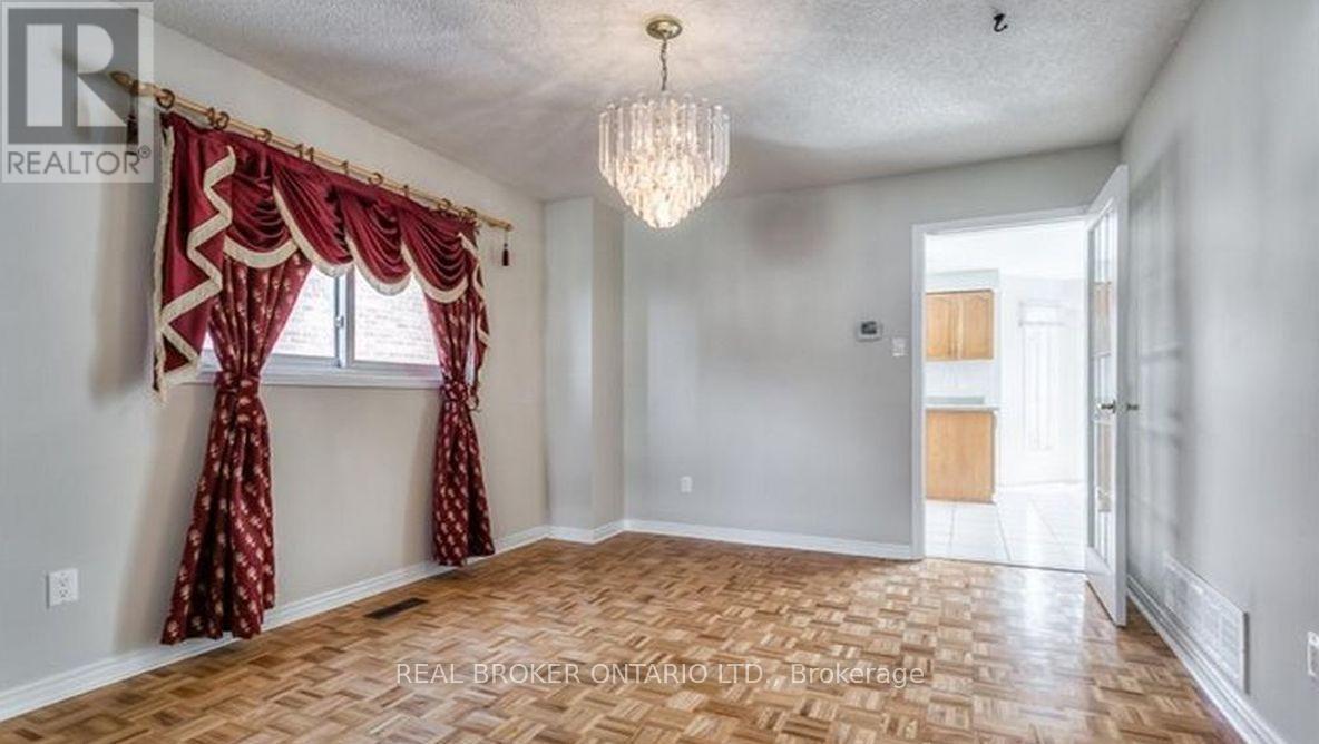 27 Alicewood Drive, Markham, Ontario  L3S 3E3 - Photo 17 - N12971288