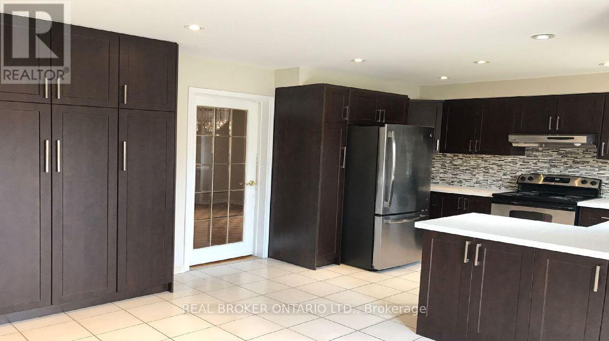 27 Alicewood Drive, Markham, Ontario  L3S 3E3 - Photo 4 - N12971288