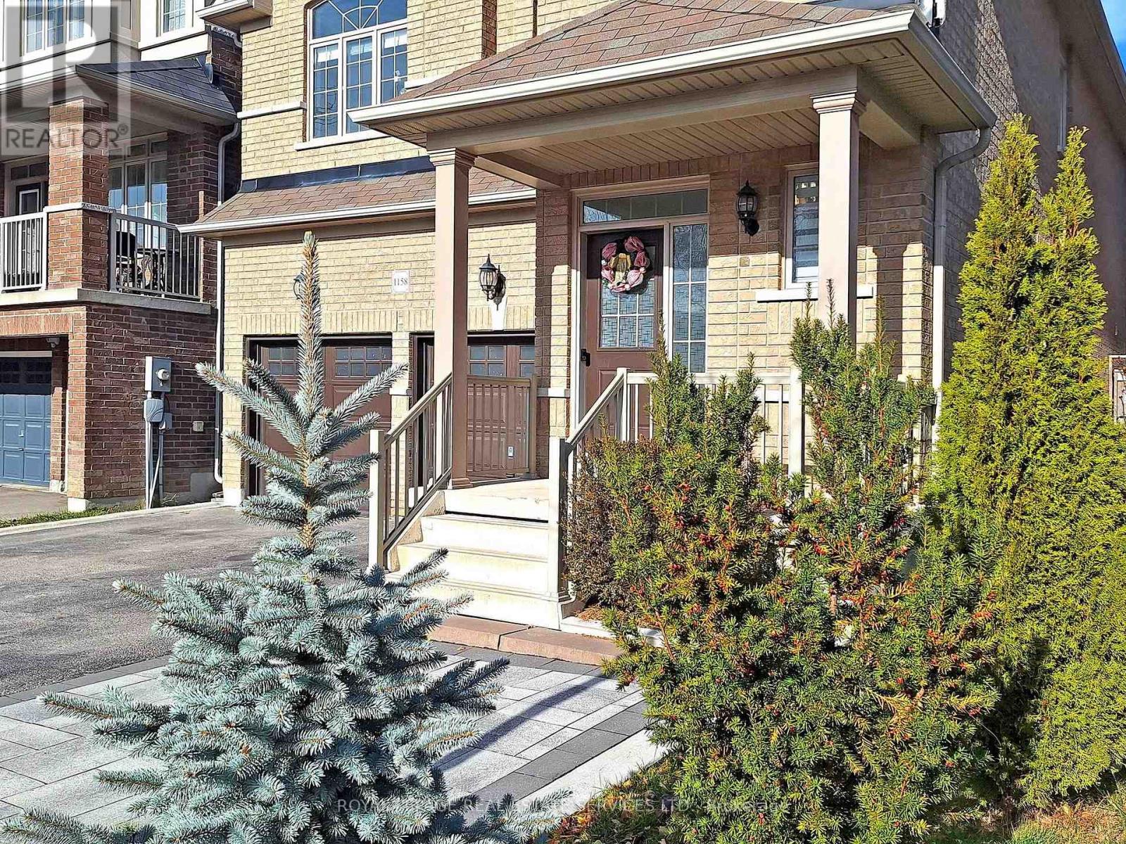 1158 Atkins Drive, Newmarket, Ontario  L3X 0A6 - Photo 3 - N12971298