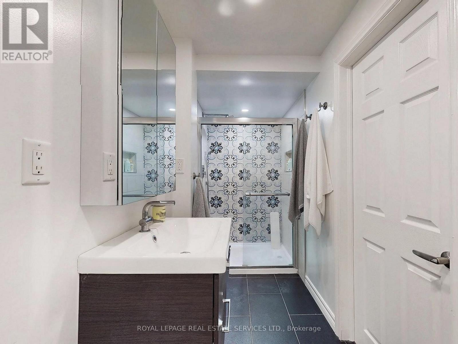 1158 Atkins Drive, Newmarket, Ontario  L3X 0A6 - Photo 40 - N12971298