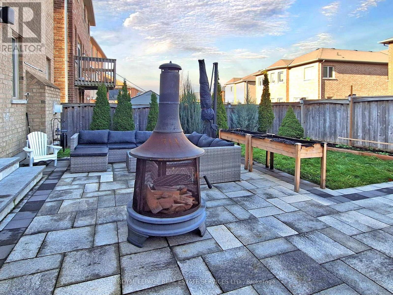 1158 Atkins Drive, Newmarket, Ontario  L3X 0A6 - Photo 43 - N12971298