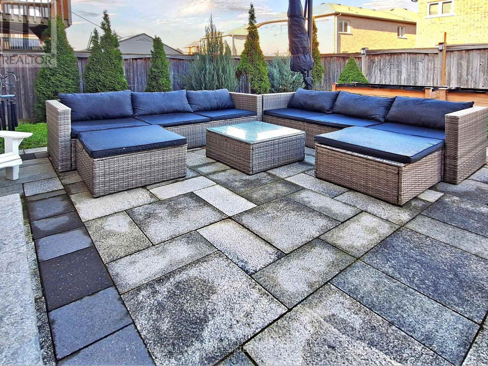 1158 Atkins Drive, Newmarket, Ontario  L3X 0A6 - Photo 44 - N12971298