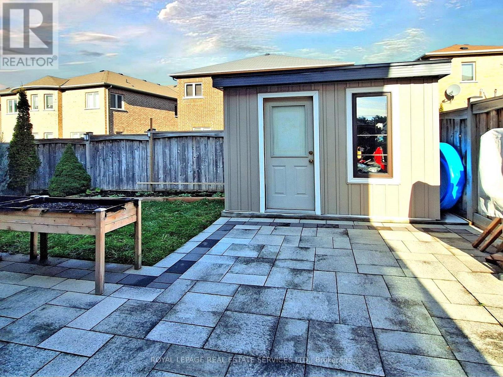 1158 Atkins Drive, Newmarket, Ontario  L3X 0A6 - Photo 45 - N12971298