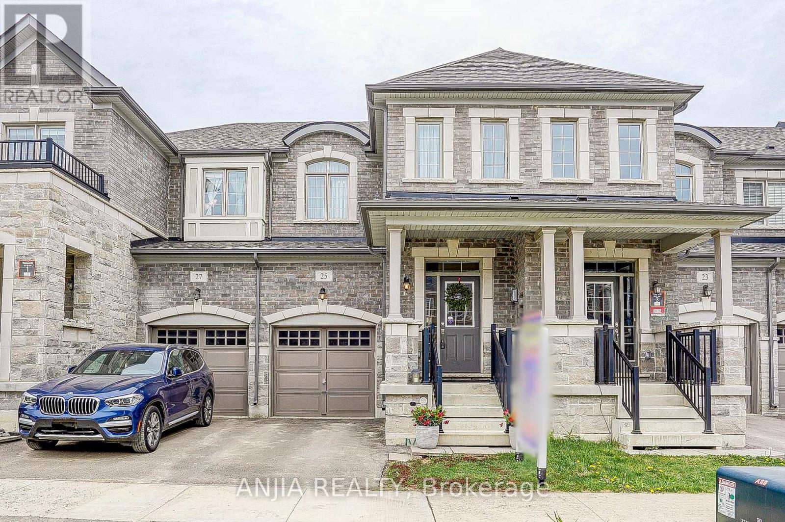25 COLLIER CRESCENT, Markham, Ontario