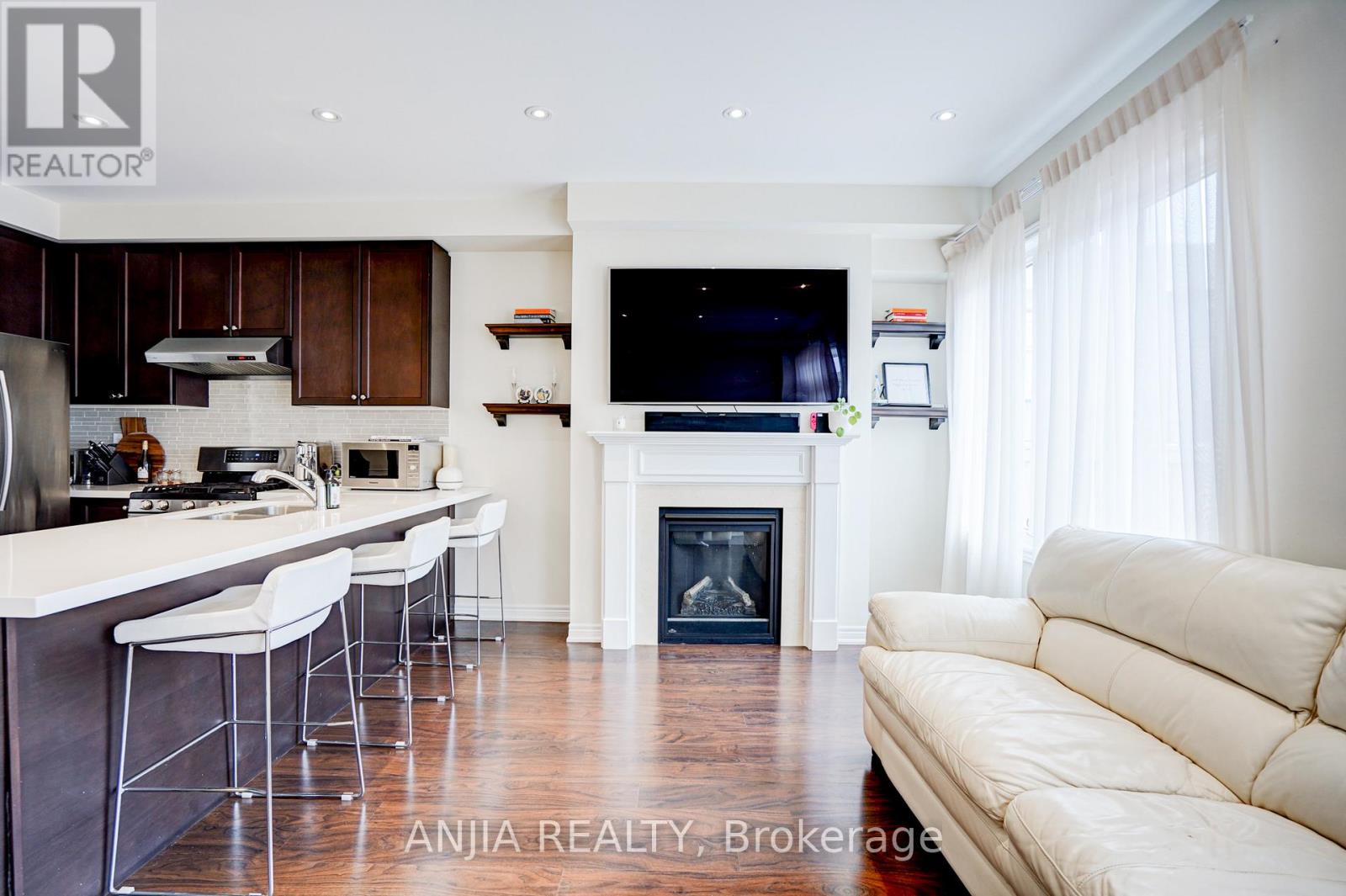 25 Collier Crescent, Markham, Ontario  L6E 0T2 - Photo 10 - N12971382