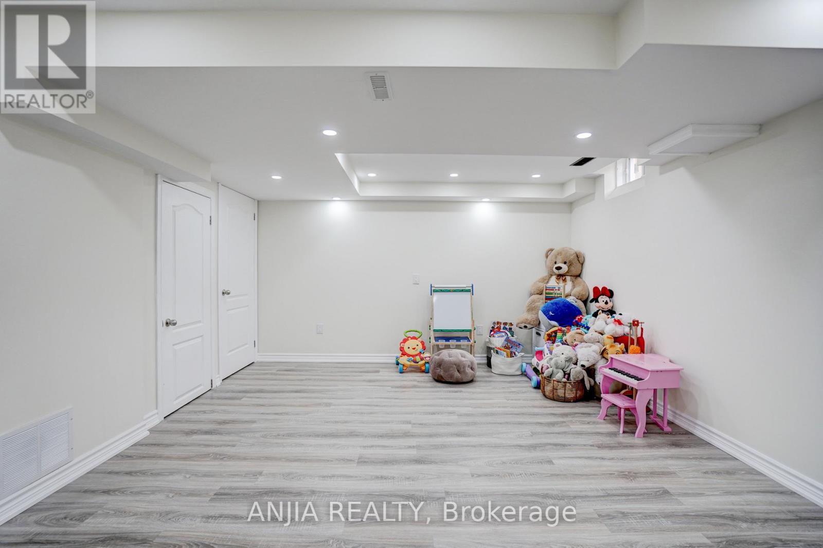 25 Collier Crescent, Markham, Ontario  L6E 0T2 - Photo 33 - N12971382