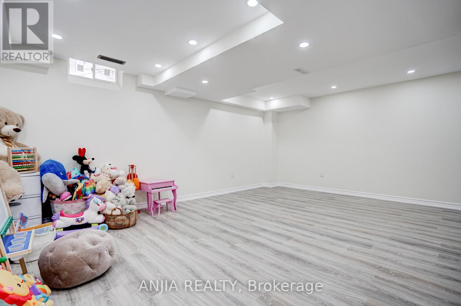 25 Collier Crescent, Markham, Ontario  L6E 0T2 - Photo 35 - N12971382