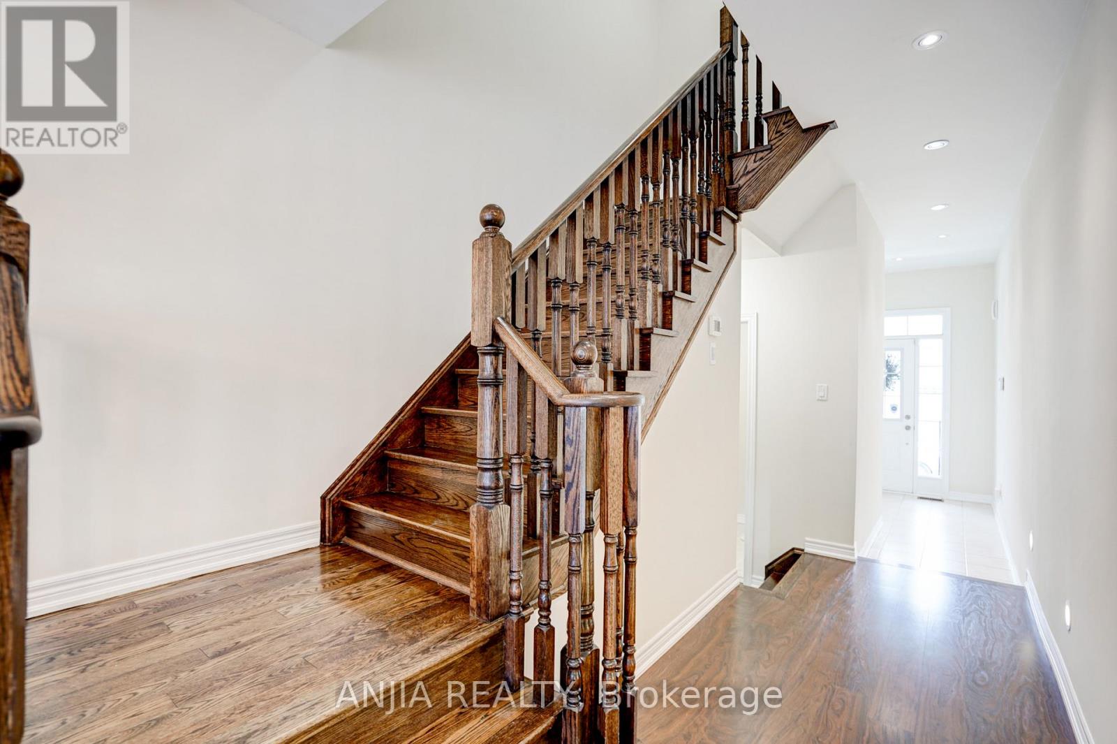 25 Collier Crescent, Markham, Ontario  L6E 0T2 - Photo 4 - N12971382