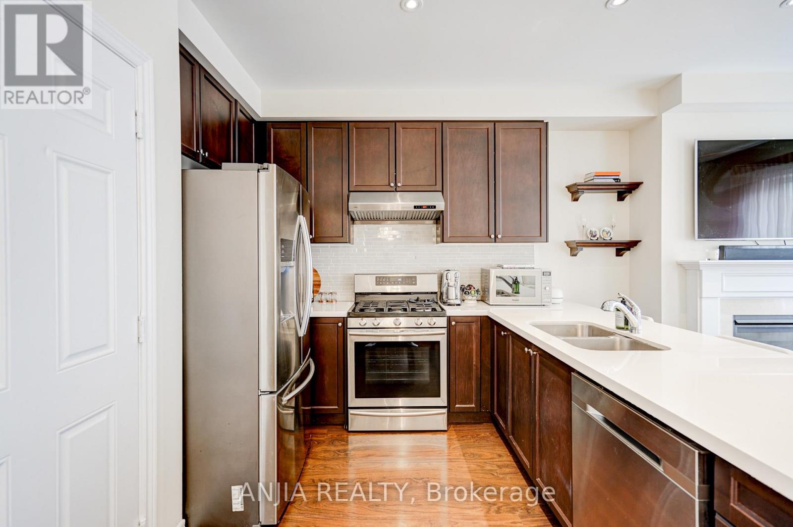 25 Collier Crescent, Markham, Ontario  L6E 0T2 - Photo 6 - N12971382