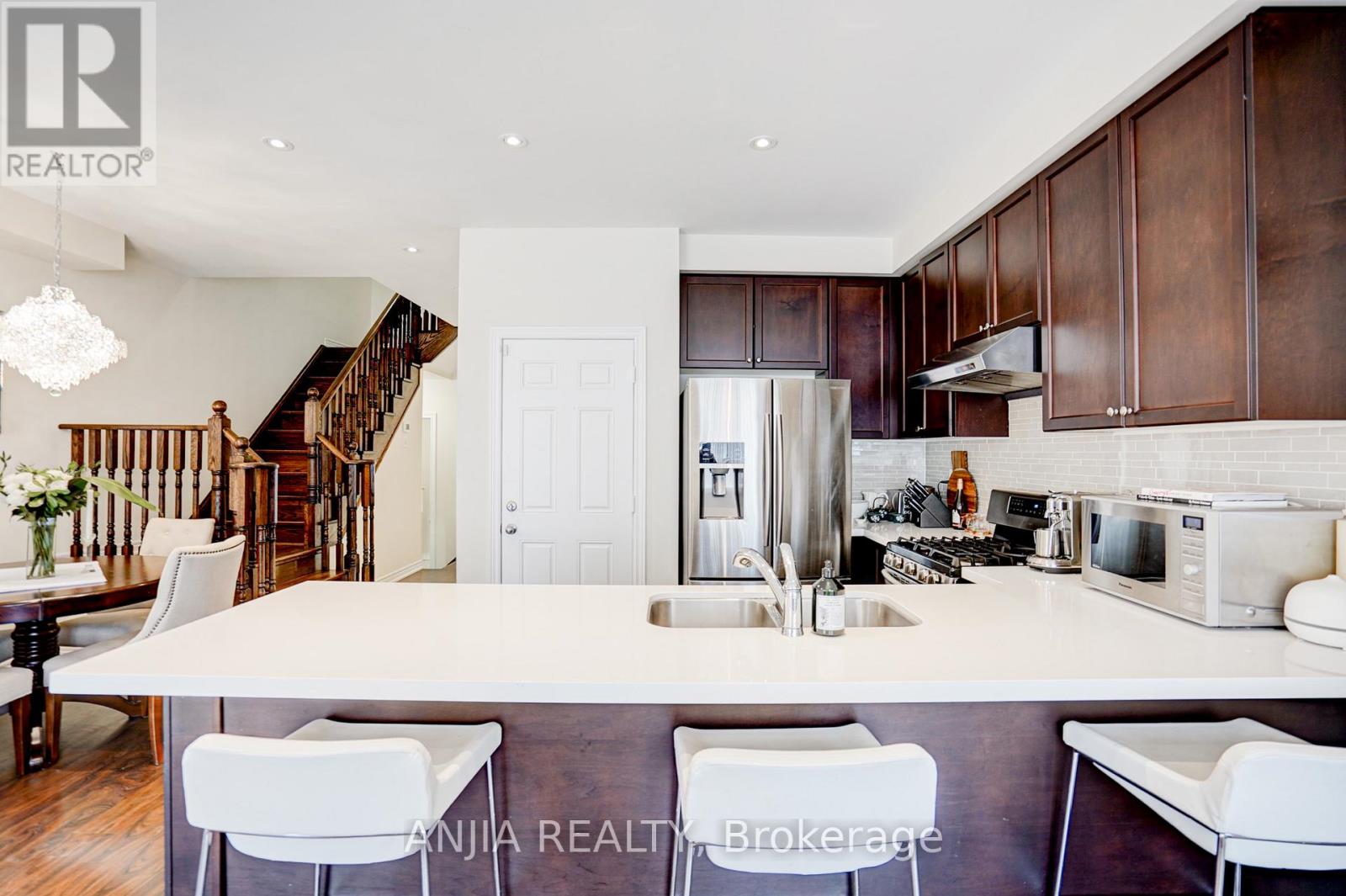 25 Collier Crescent, Markham, Ontario  L6E 0T2 - Photo 8 - N12971382