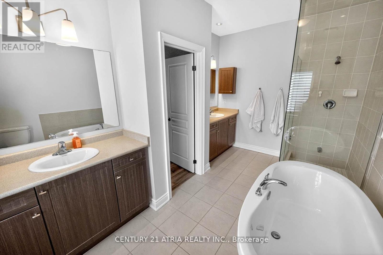 29 Rothwell Street, Aurora, Ontario  L4G 0V6 - Photo 18 - N12971394