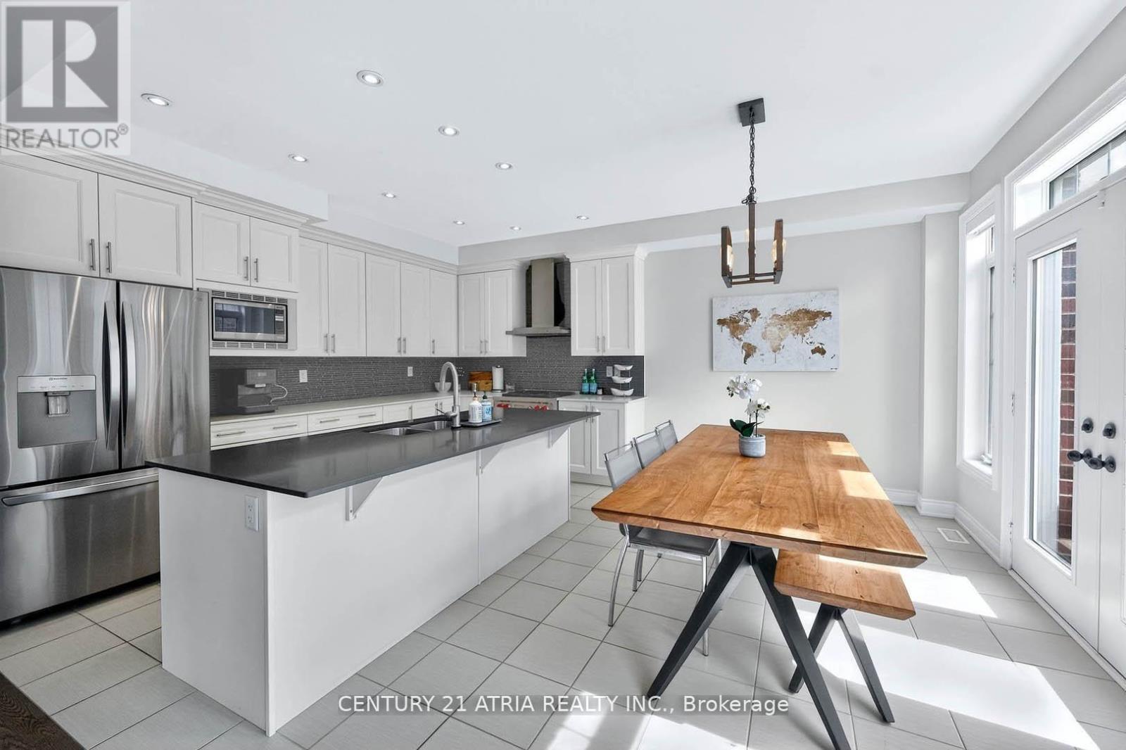 29 Rothwell Street, Aurora, Ontario  L4G 0V6 - Photo 9 - N12971394