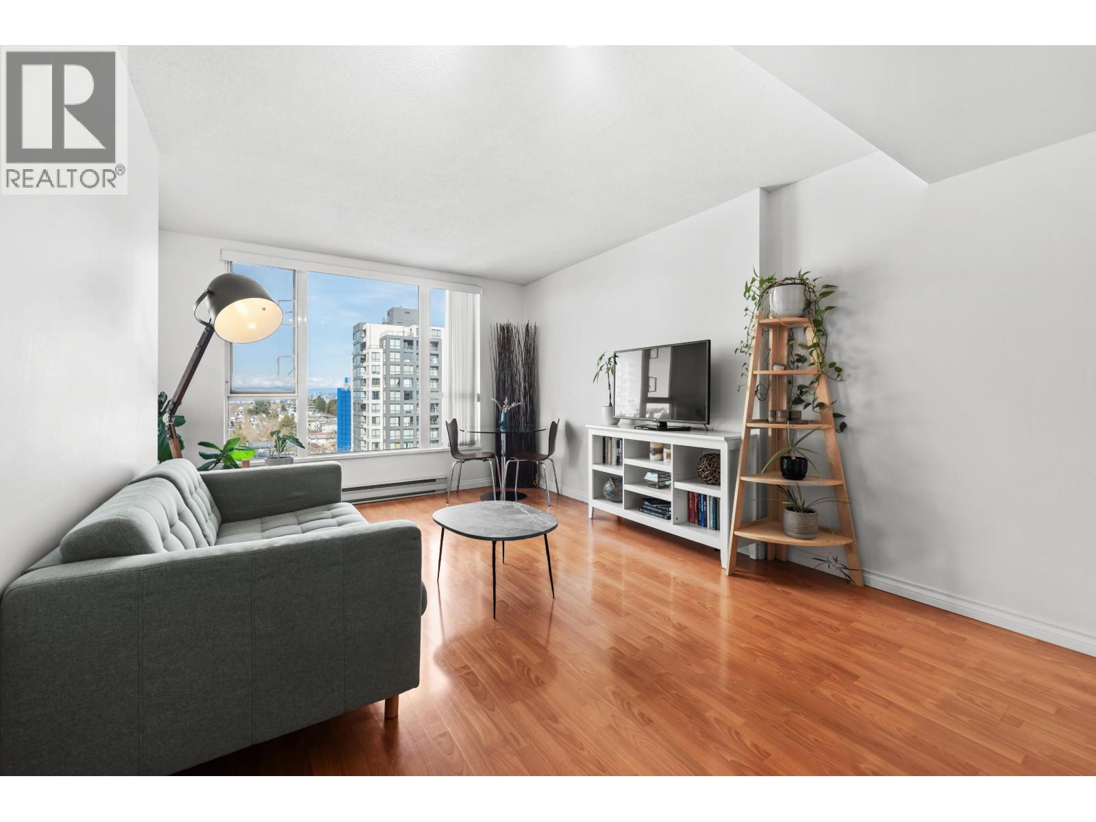 1205 5189 GASTON STREET, Vancouver, British Columbia