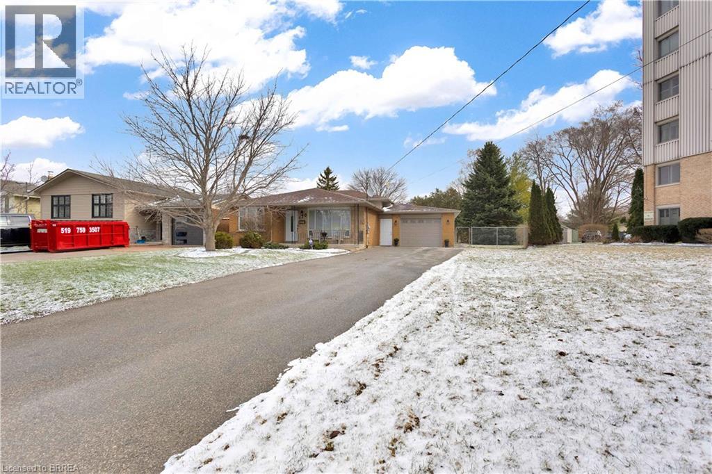 170 Paris Road, Brantford, Ontario  N3R 6M4 - Photo 3 - 40816347