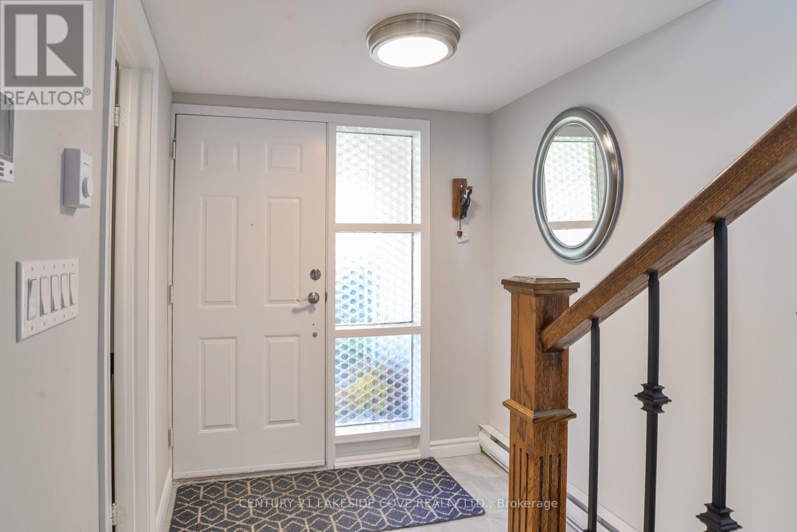 Unit #6 - 4 Paradise Boulevard, Ramara, Ontario  L0K 1B0 - Photo 5 - S12856224