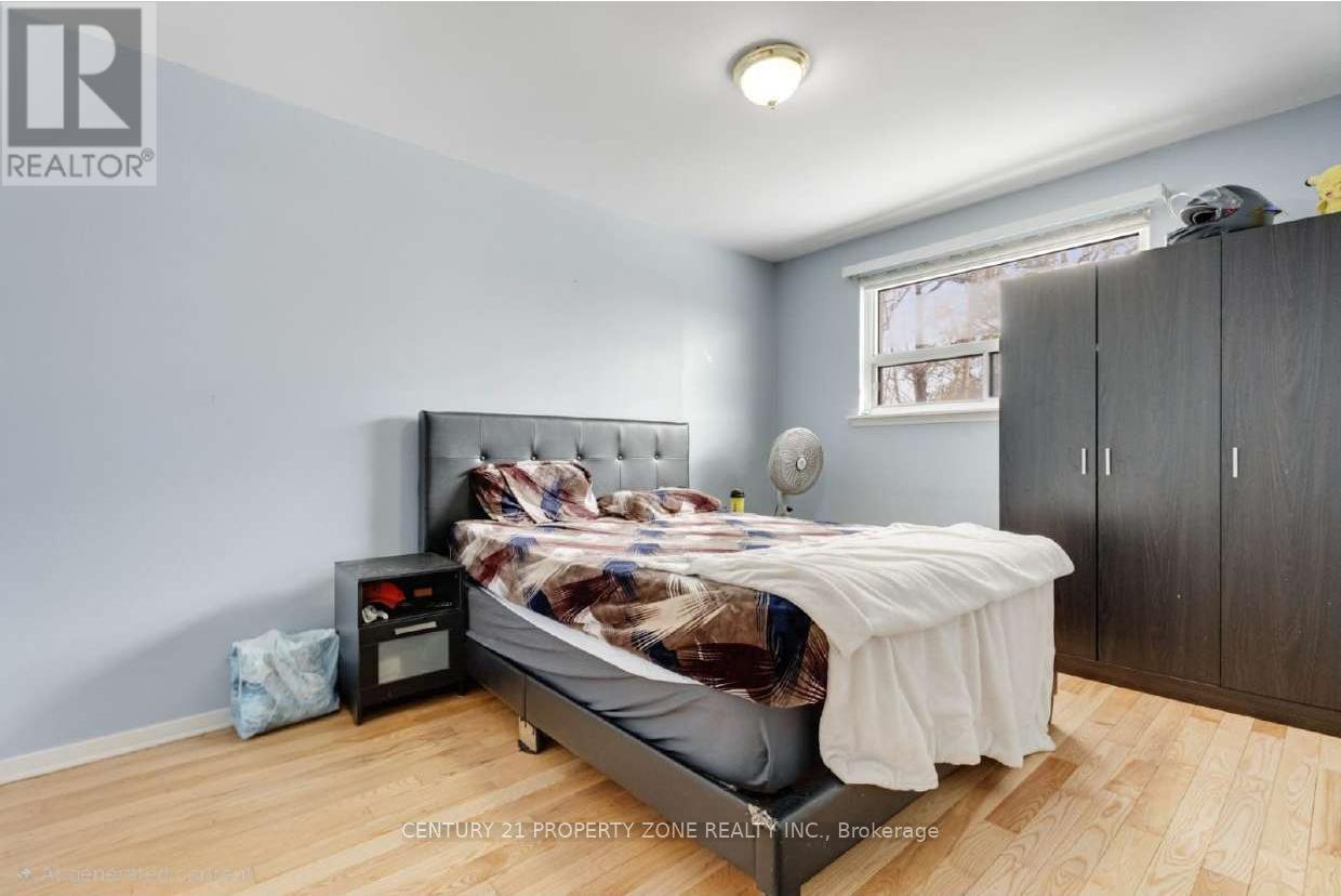 46 Flamingo Crescent, Brampton, Ontario  L6T 2G5 - Photo 5 - W12962124