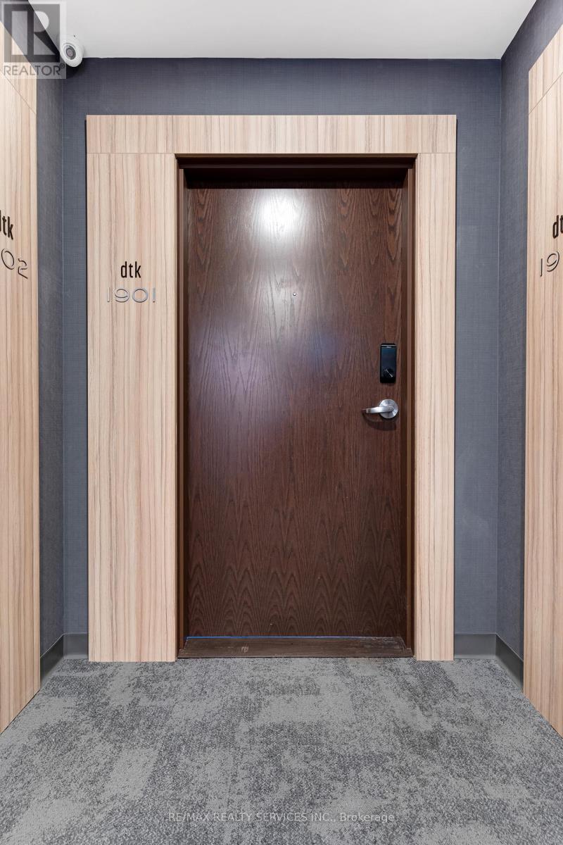 1901 - 60 Frederick Street, Kitchener, Ontario  N2H 0C7 - Photo 10 - X12901008