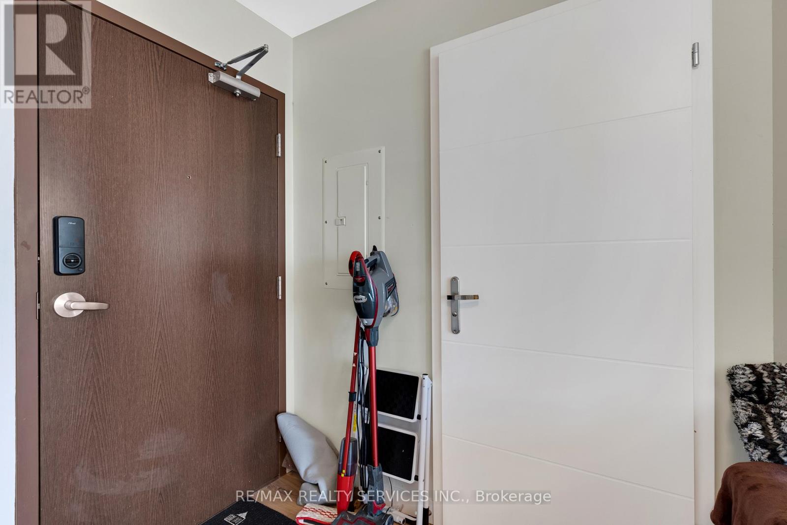 1901 - 60 Frederick Street, Kitchener, Ontario  N2H 0C7 - Photo 11 - X12901008