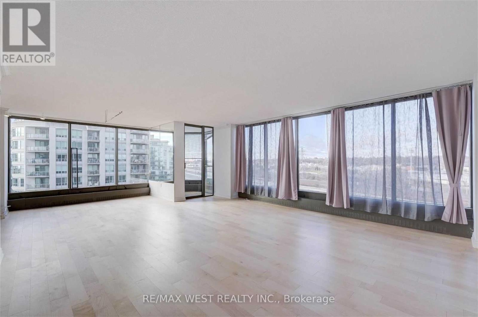 807 - 2045 Lake Shore Boulevard W, Toronto, Ontario  M8V 2Z6 - Photo 5 - W12971260