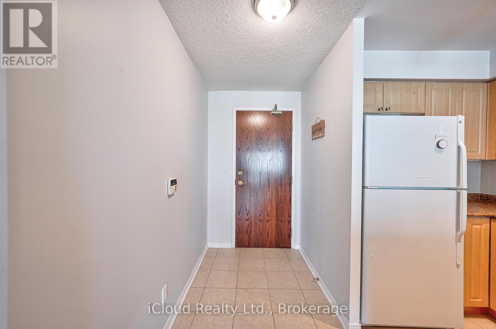 1509 - 7 Michael Power Place, Toronto, Ontario  M9A 0A4 - Photo 2 - W12971266