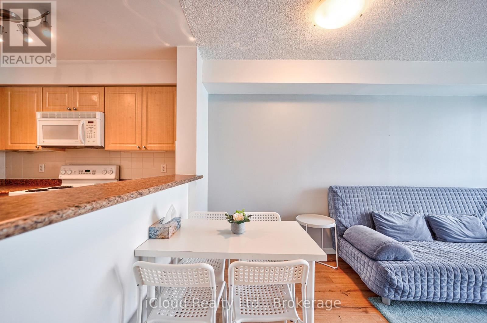 1509 - 7 Michael Power Place, Toronto, Ontario  M9A 0A4 - Photo 8 - W12971266