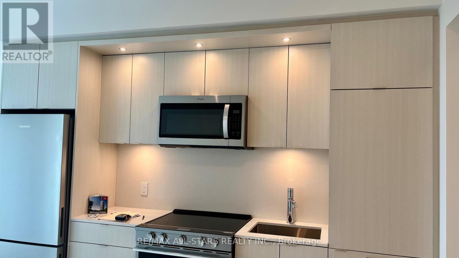 1502 - 60 Central Park Roadway, Toronto, Ontario  M9A 0E6 - Photo 5 - W12971280