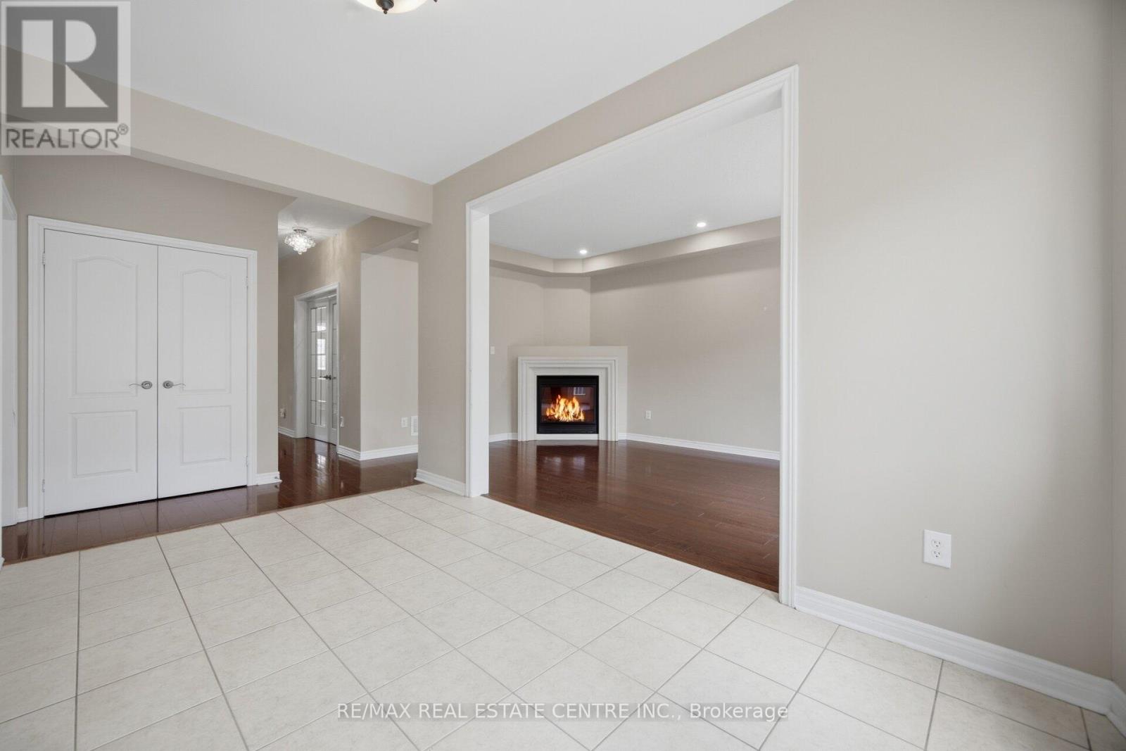 5384 Valhalla (Main And Second Floor) Crescent, Mississauga, Ontario  L5M 0K4 - Photo 14 - W12971294