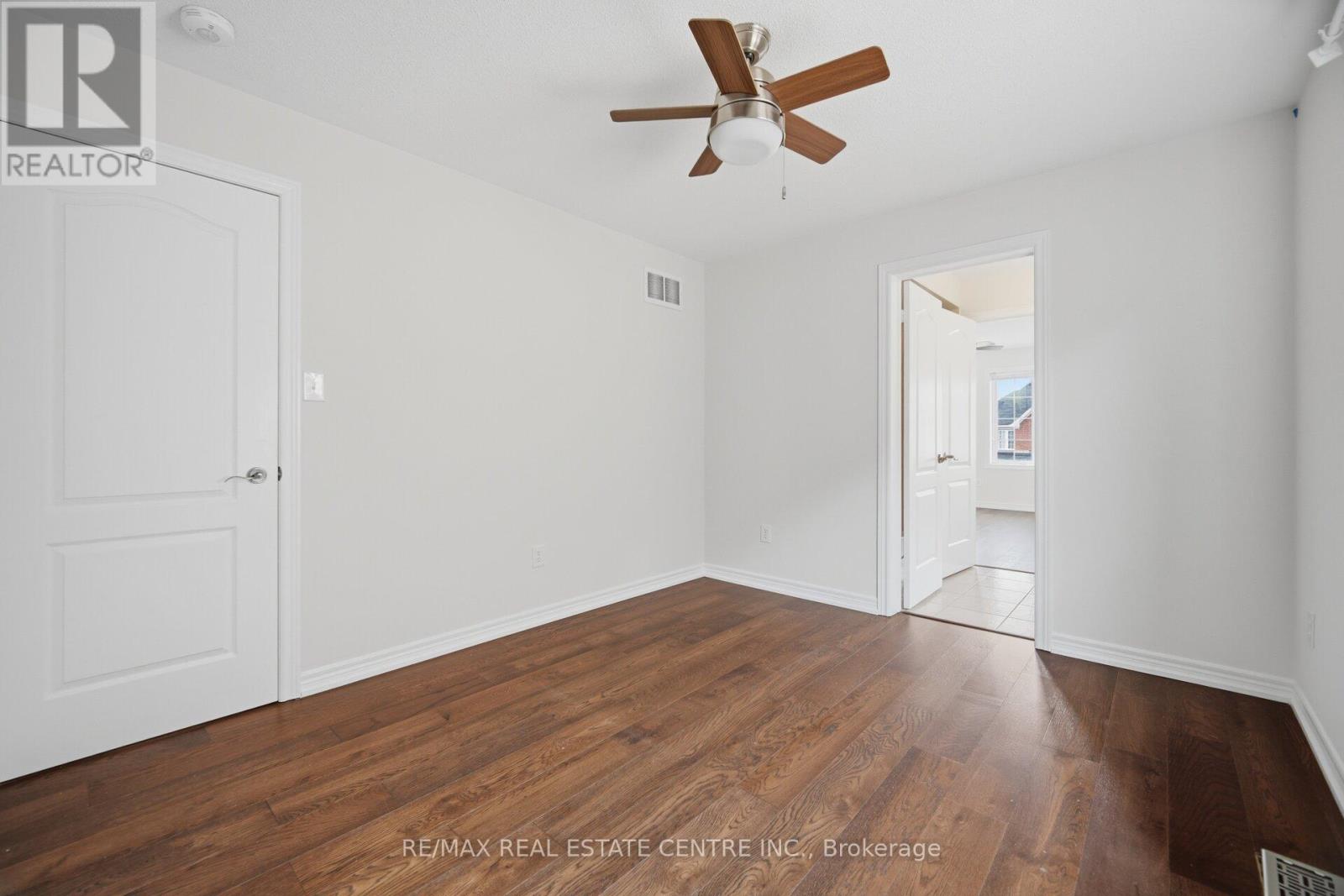 5384 Valhalla (Main And Second Floor) Crescent, Mississauga, Ontario  L5M 0K4 - Photo 26 - W12971294